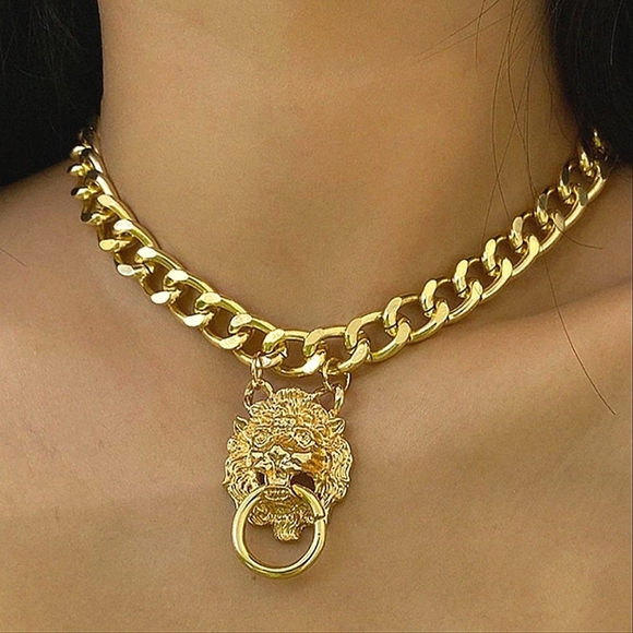 Exaggerated Gold Lion Chain Link Choker Necklace - Picture 2 of 10